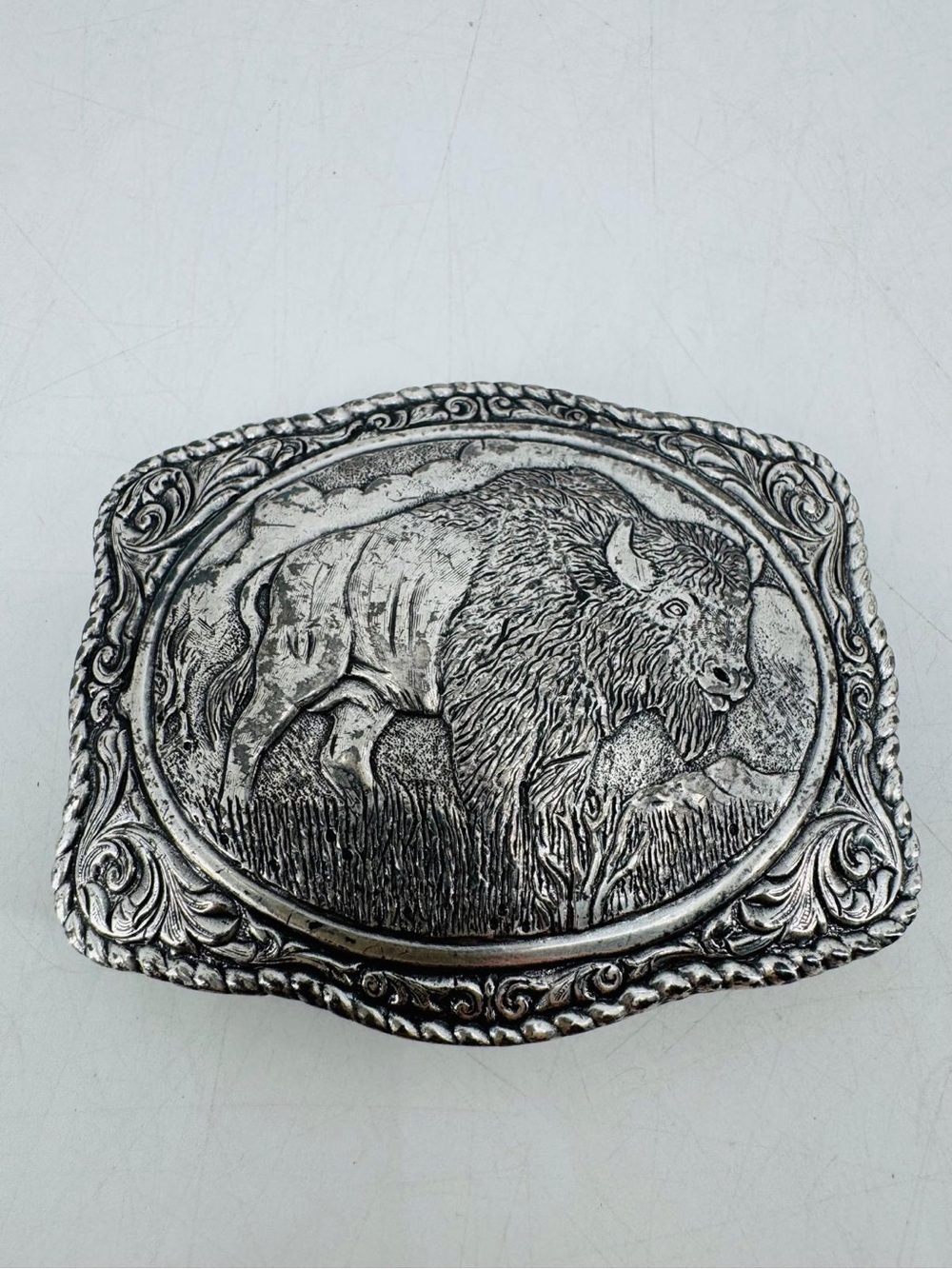 Vintage Crumrine Western Rodeo Cowboy  Wild West Hunt Buffalo Bison Belt Buckle